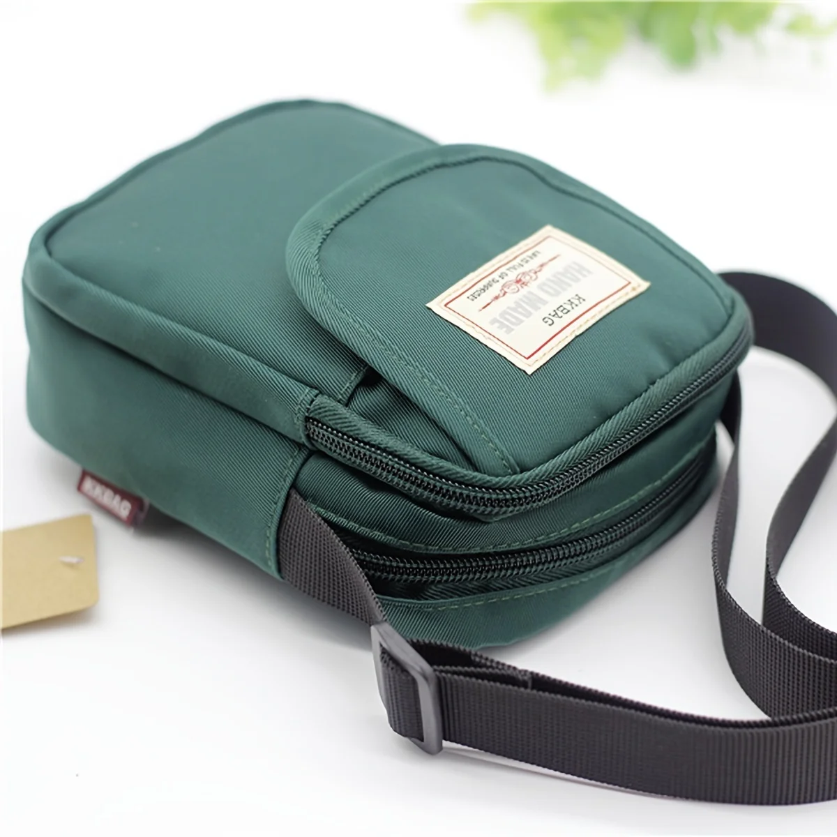 Simple new fashion trend nylon shoulder bag, girls large screen messenger mobile bag