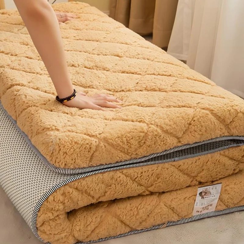 

Warm lamb wool mattress cushioned home double tatami mattress Dormitory single bunk mattress in winter heat