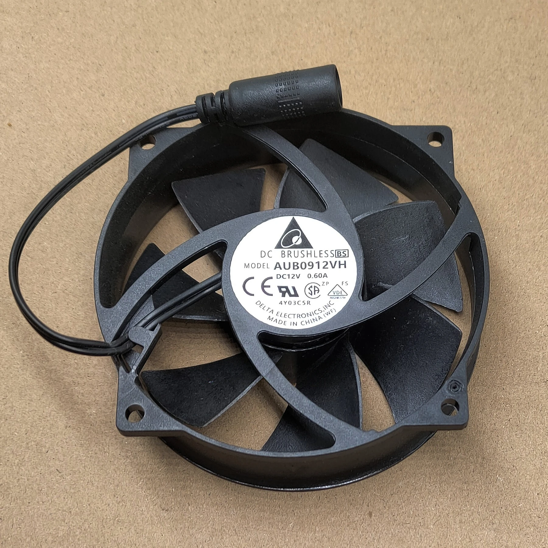 Delta 9225 AUB0912VH DC12V 0.60A Round Fan 9CM Air Purifier Cooling Fan Mute