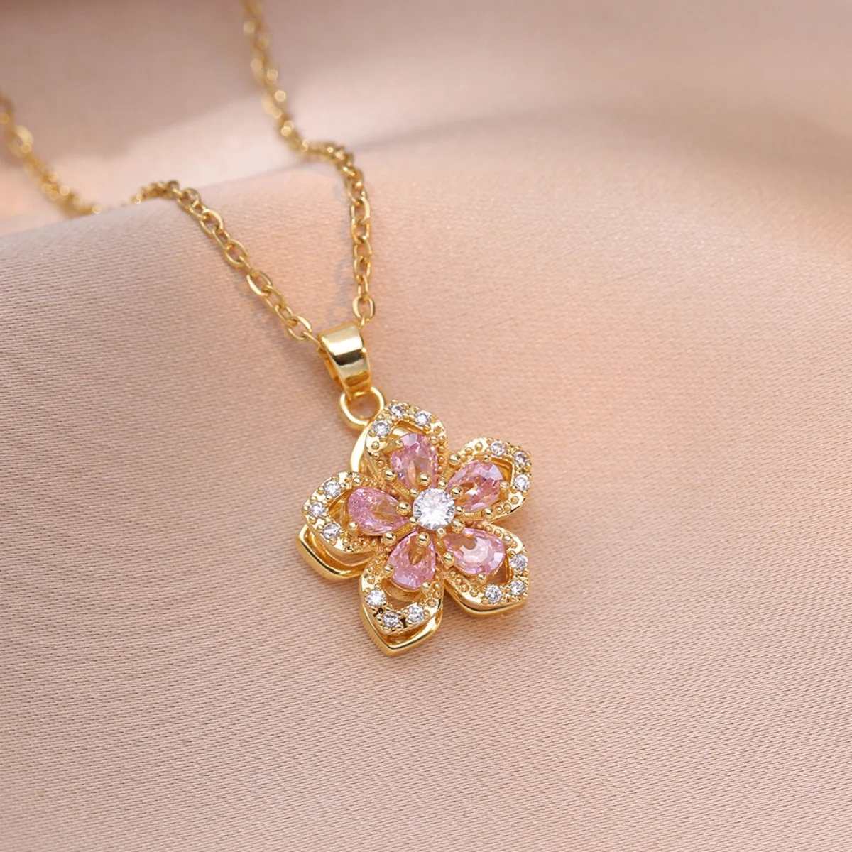 Collar con colgante de flor giratorio de circón brillante de lujo ligero para mujer, gargantilla de planta Floral giratoria romántica de acero inoxidable, joyería