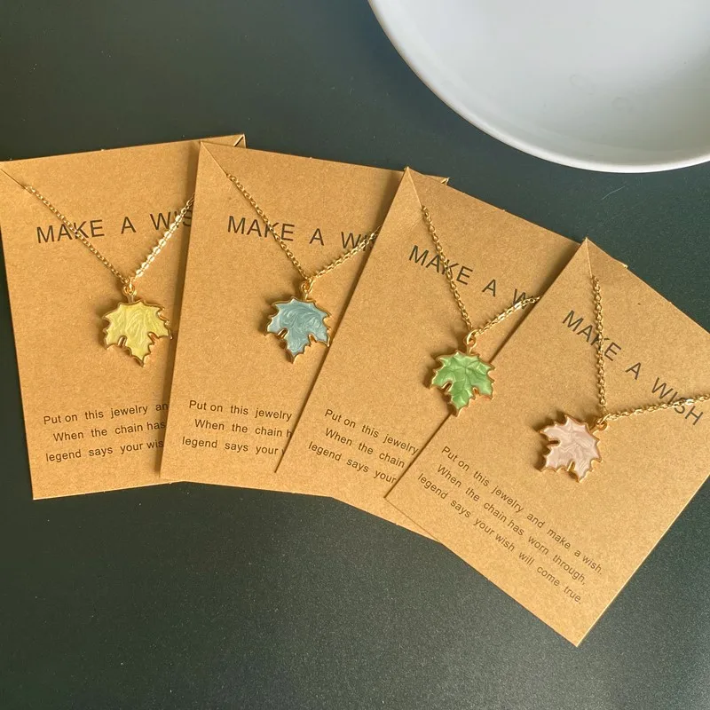 1 Pcs Fashion Maple Leaf Necklace Colorful  Leaf Pendant Glittery Charm Chain Gift Jewelry Korean Jewelry Accessories Wholesale