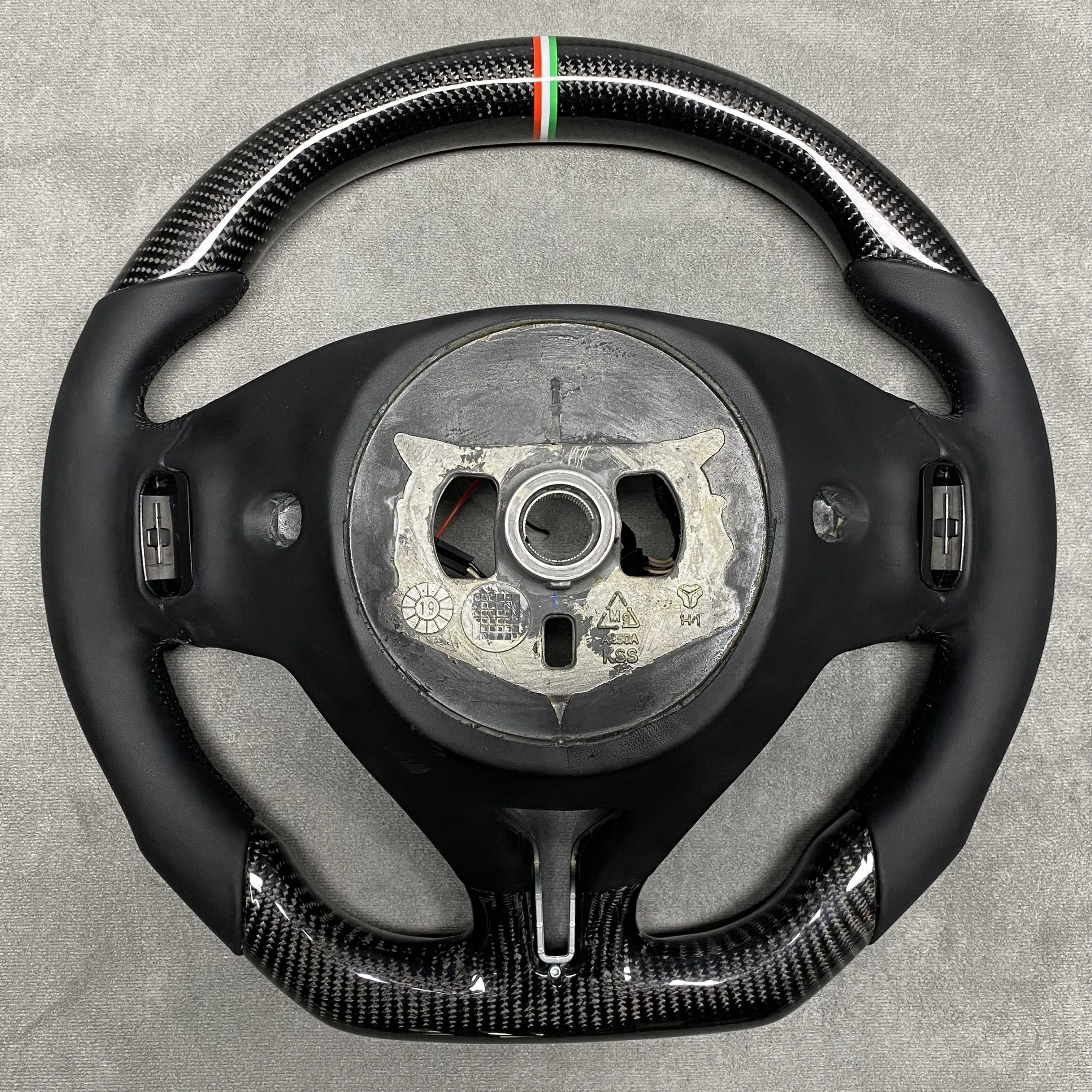 Customized carbon fiber steering wheel for Maserati Ghibli Levante Quattroporte Gran Turismo GranCabrio sports style Alcantara