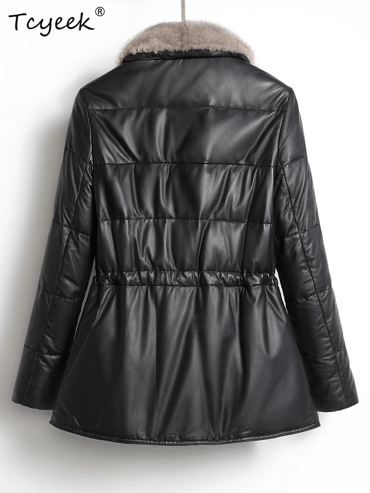 Tcyeek جلد الغنم الحقيقي الخريف الشتاء ساحة طوق بأكمام طويلة سميكة فرو المنك طوق متوسطة طويلة المرأة الأبيض بطة أسفل سترة