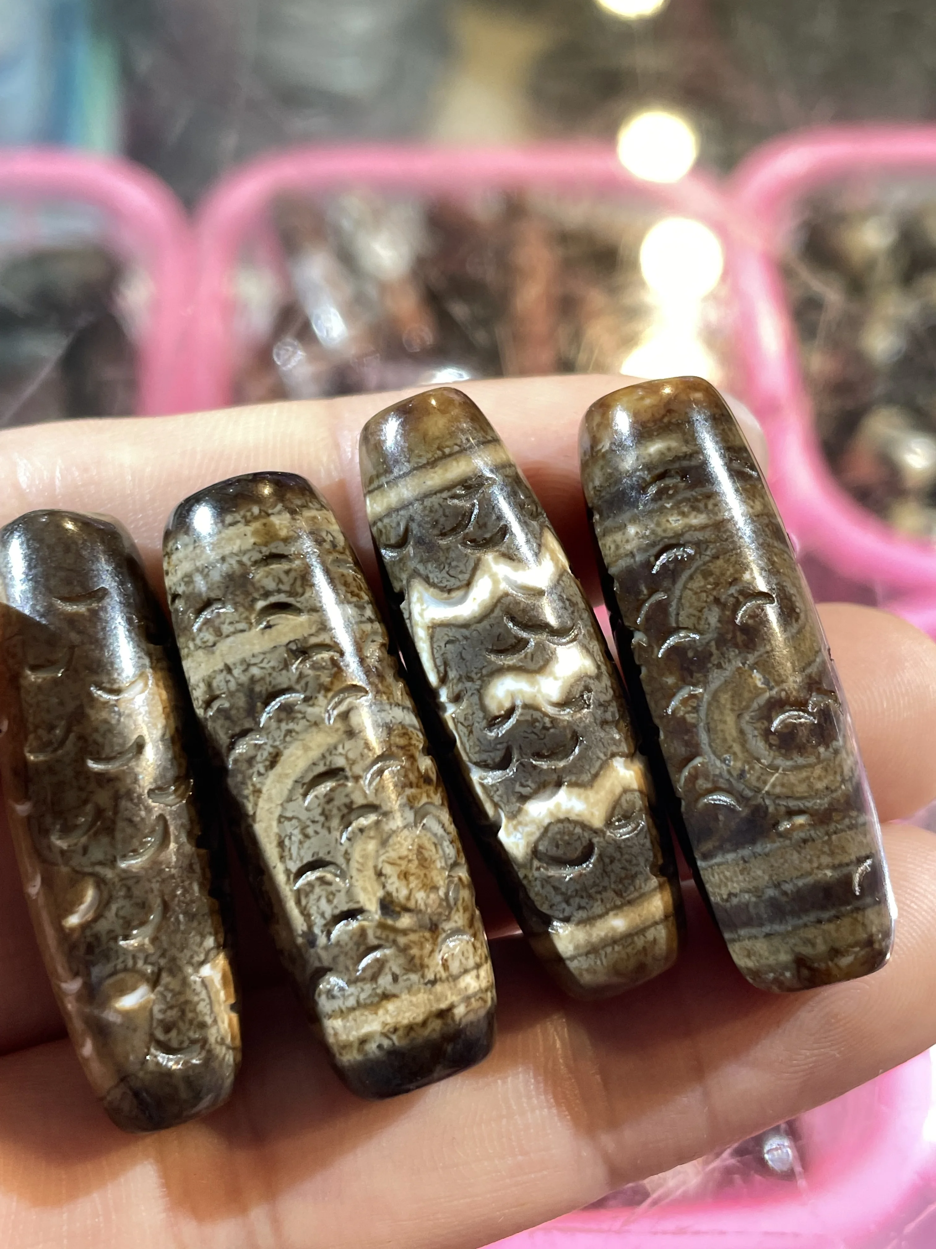 

Price for One LKbrother Sauces Energy Magic Power Tibetan old Agate Various Patterns Horse Stamps dZi Bead Pendant Amulet