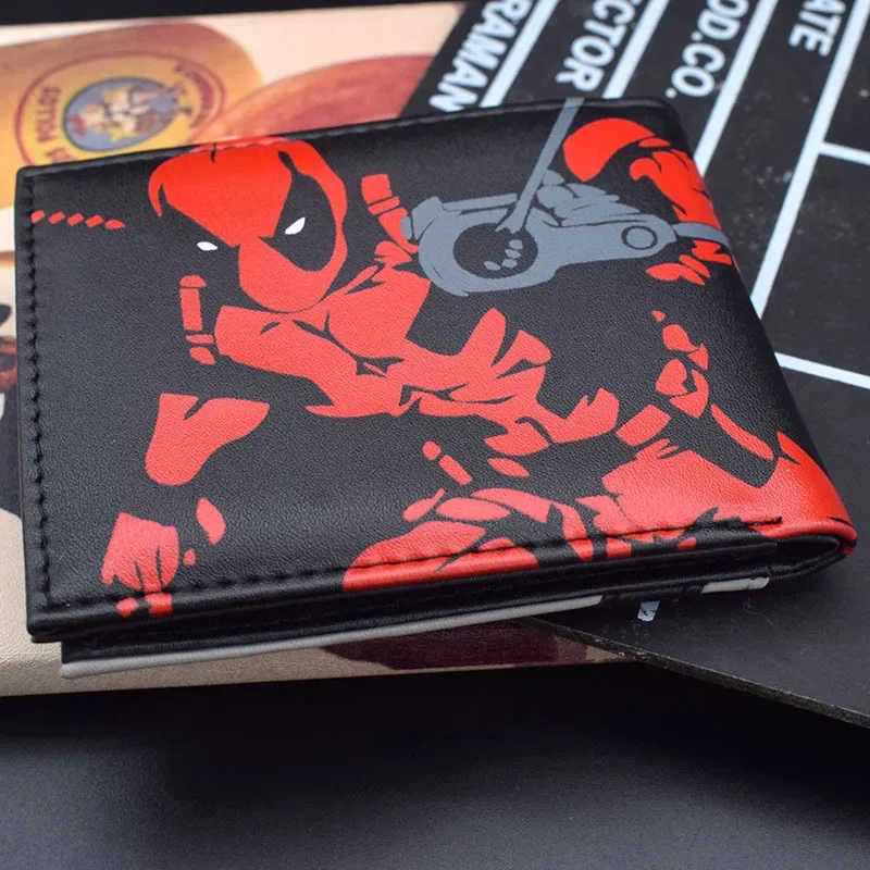Nouveau portefeuille pliable Marvel Avengers figurines d'anime Deadpool dessin animé portefeuille en polyuréthane hommes Animation Cosplay porte-monnaie cadeaux d'anniversaire