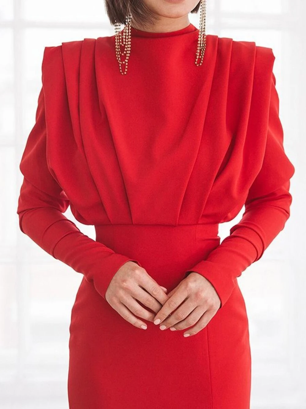 الأحداث الرسمية فستان سهرة برقبة عالية رشيق بأكمام طويلة مثير بفتحة جانبية فستان حفلات من الساتان ملابس كوكتيل شعبية حديثة