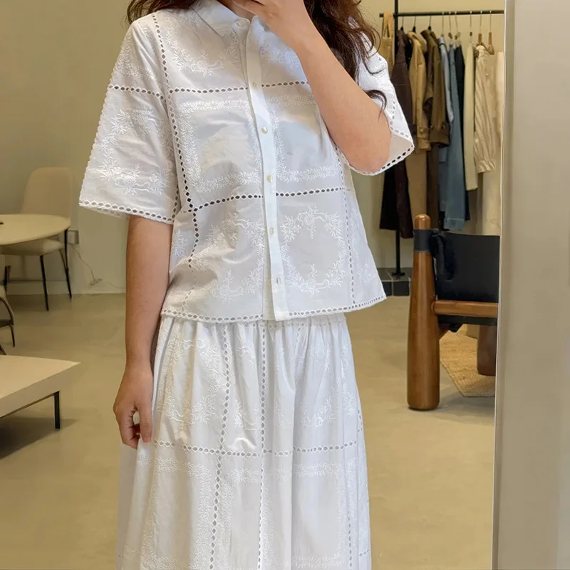 

Модная хлопковая рубашка с коротким рукавом, вышивкой и ажурным воротником, летняя коллекция 2025, для повседневной носки, свободного кроя, женская
