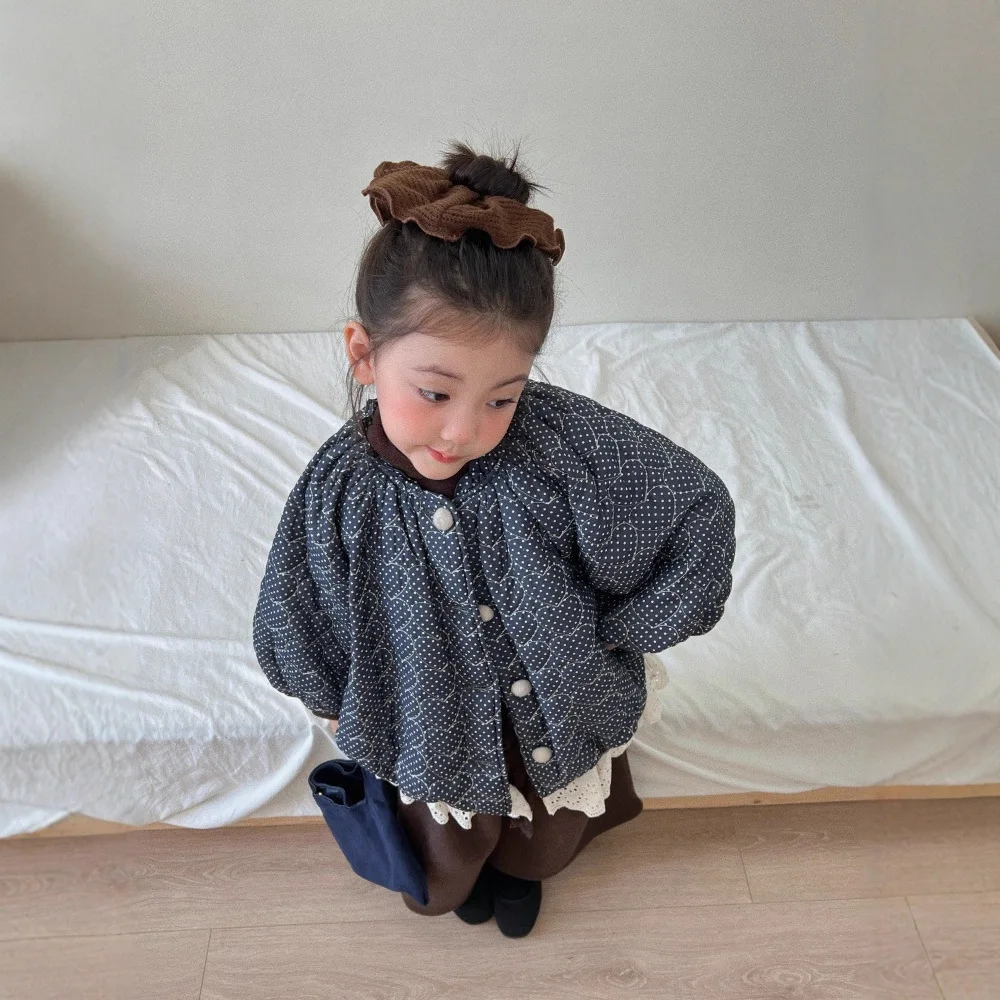 الفتيات مجموعة 2025 الشتاء النسخة الكورية البولكا نقطة الدانتيل تنحنح المألوف الدافئة سترة قطن عادية مع السراويل الصوفية قطعتين مجموعة