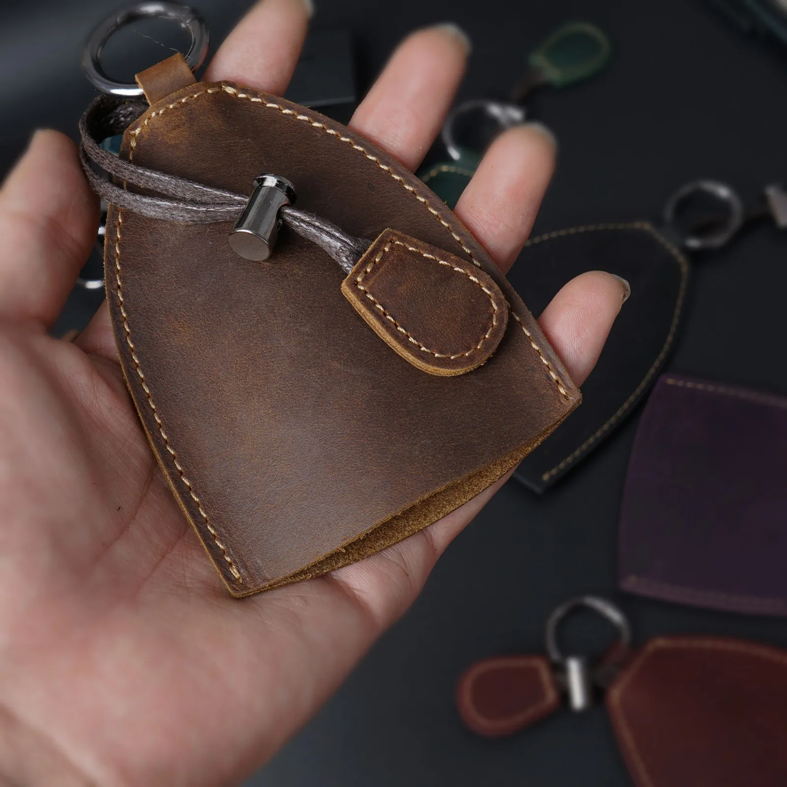 Genuine Leather Car Key Holder Case with Key Ring, Handmade Leather Keys Protective Cover Key Chain Holder Key Fob for Women Men