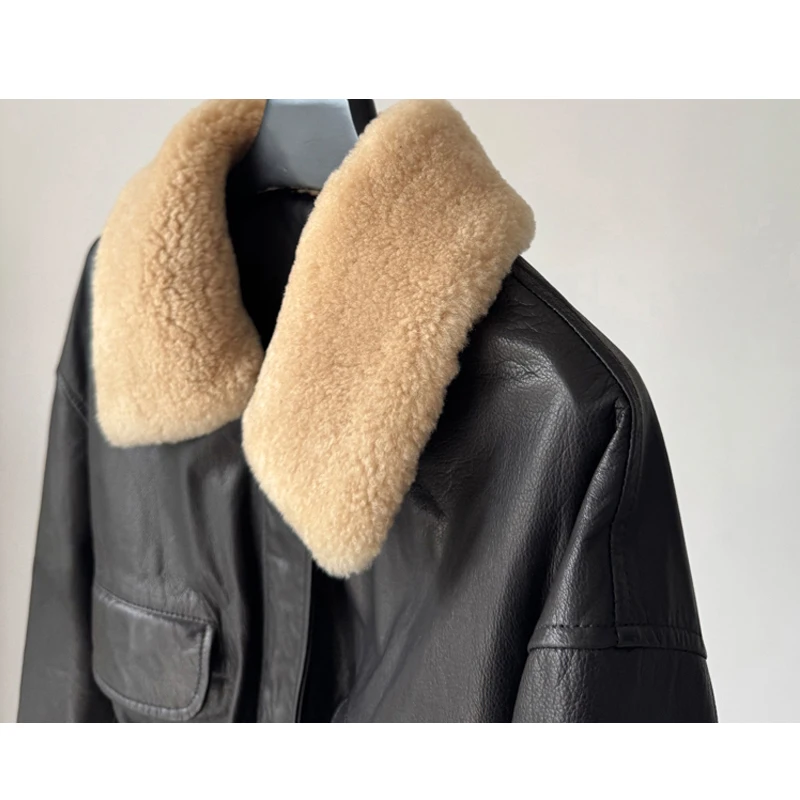 2025 겨울 여성용 리얼 레더 다운 재킷 코트, 패션 숏 양털 칼라 슬림 웨이스트 왁스드 소가죽 따뜻한 재킷 탑