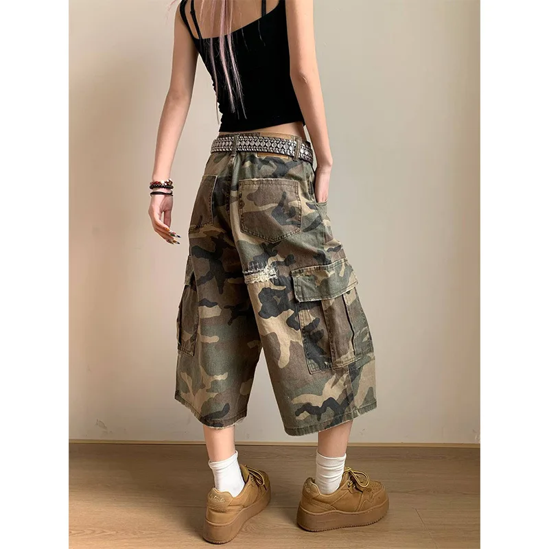 Large size American retro ripped patch straight camouflage women cropped jeans y2k fashion design loose casual shorts trendy