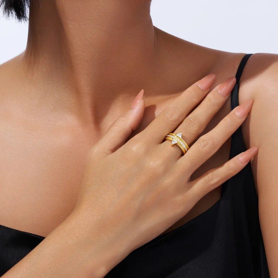 

JIUZUAN Triangle Cut 4x4mm Moissanite Ring Matte Finish S925 Silver 18K Gold Plated Unique Geometric Design Party Jewelry Ring