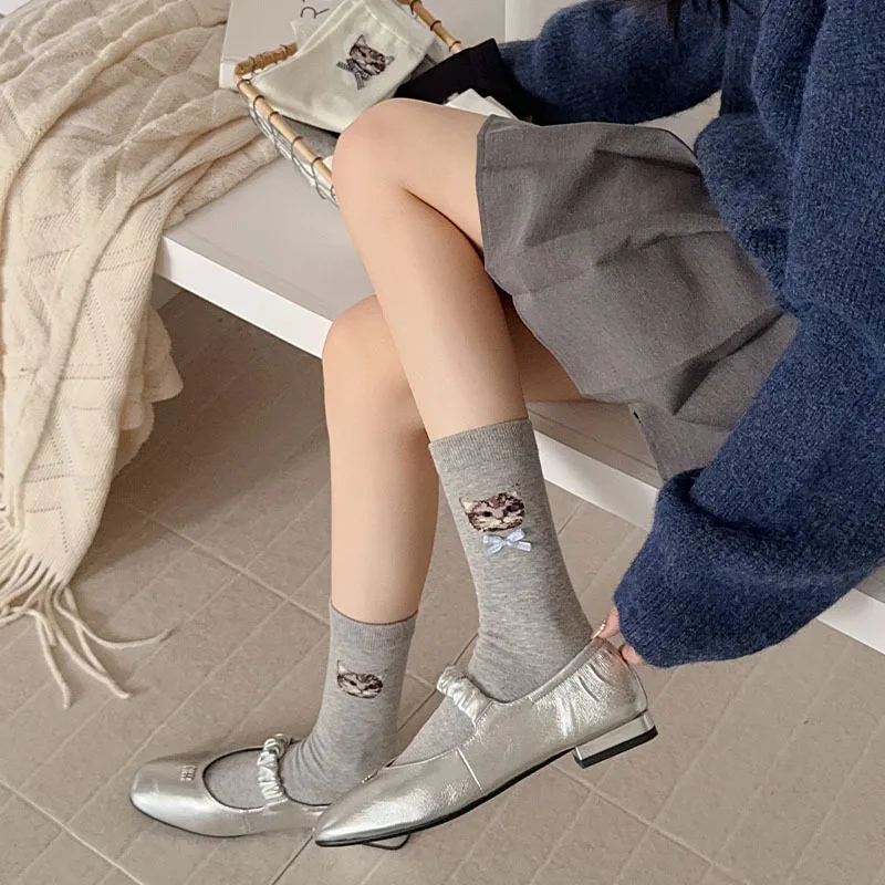 Autumn and Winter Korean Version Contrasting Color Cute Cat Dog Paw Embroidery Mid-tube Socks for Women Thick Knitted Pile Socks