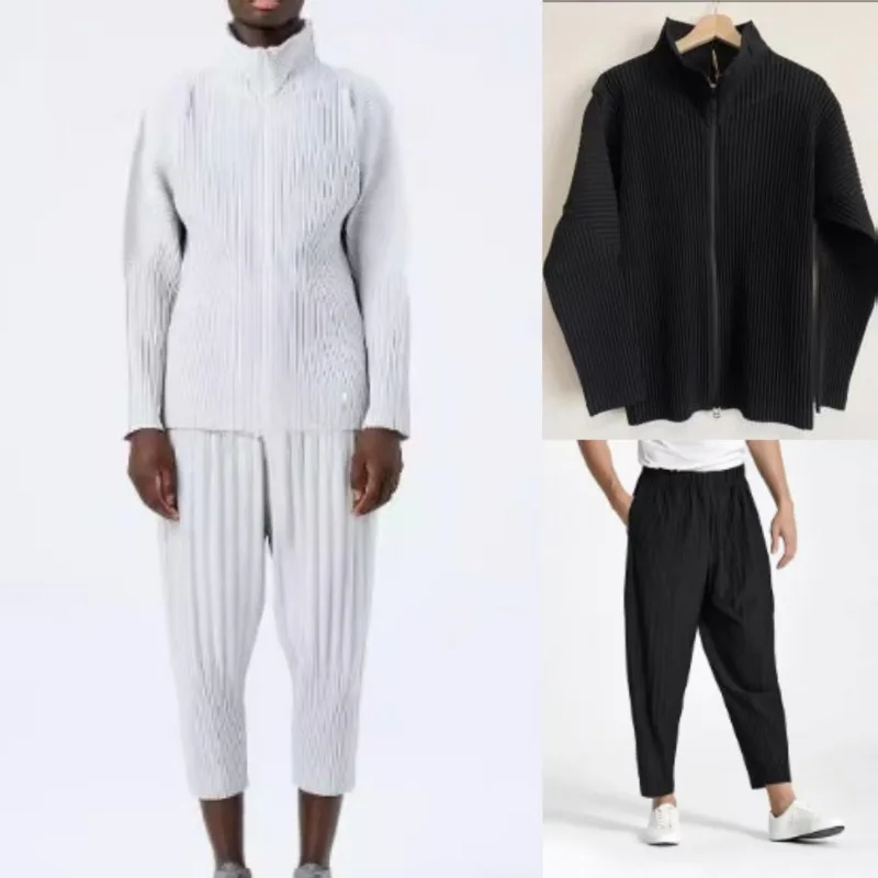 

Miyake плиссированный однотонный мужской брючный костюм, осень 2024, деловая повседневная куртка + шаровары, комплект из 2 предметов, свободная мужская одежда