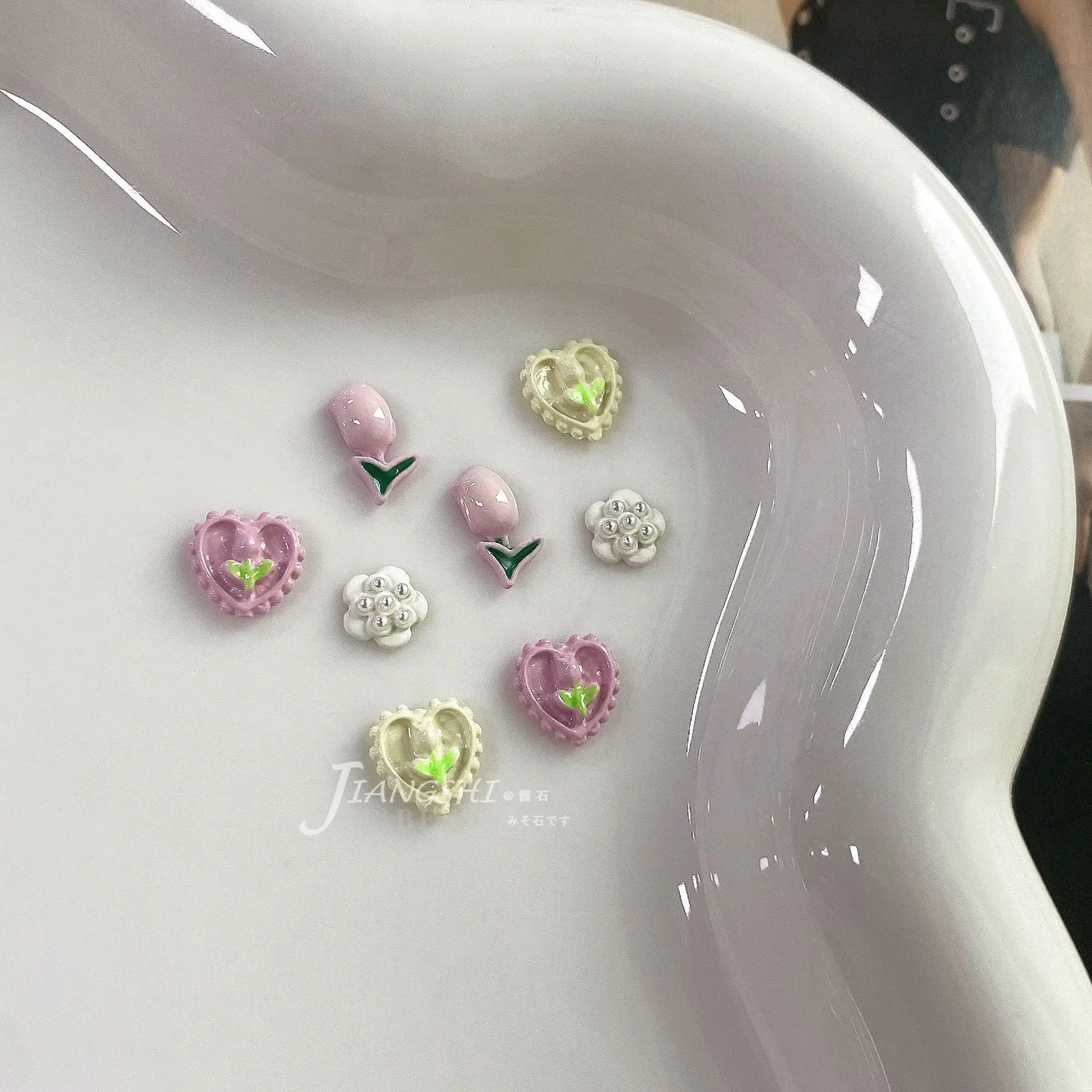 High Quality Artistic Tulip Nail Drill Ornament Accessories Heart-shaped Pearl Flower Metal Three-dimensional Decorations