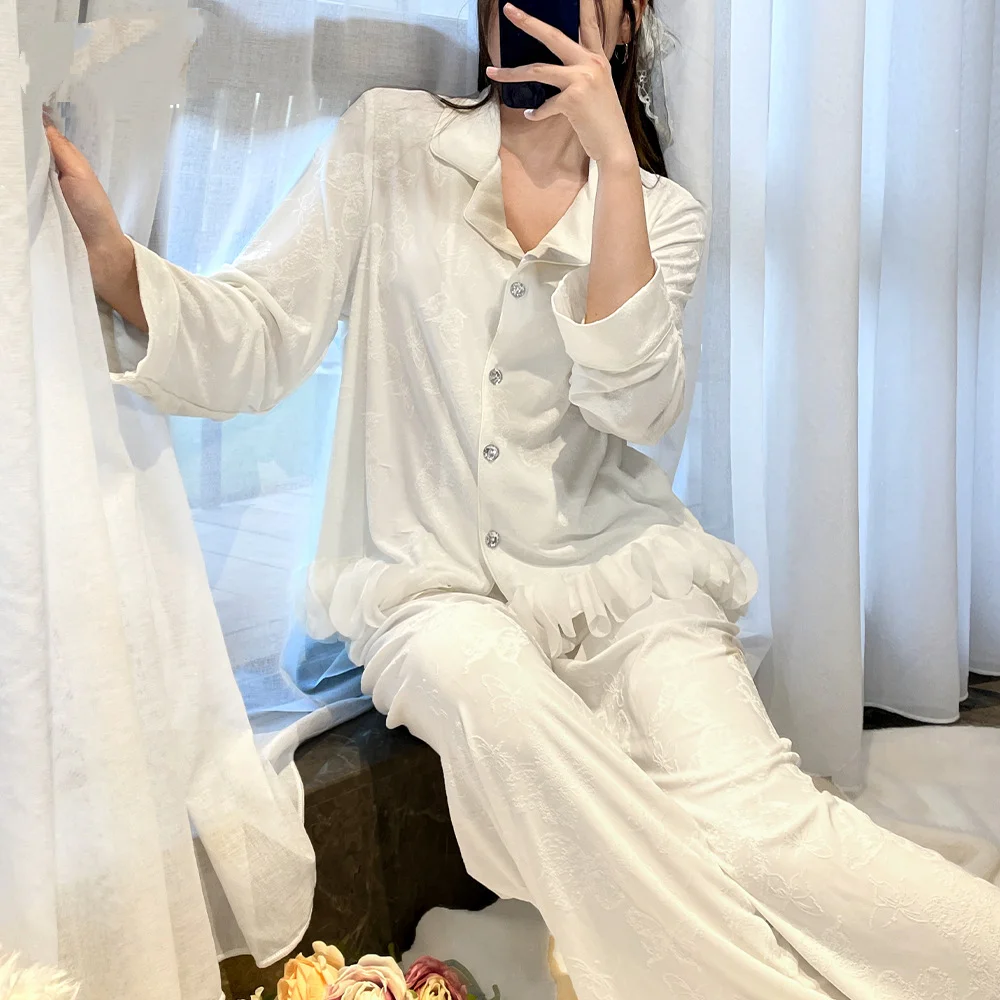 بيجامات نسائية فرنسية دافئة لخريف وشتاء 2025 طقم ملابس منزلية جديدة على طراز الأميرة اللطيفة بيجامات مريحة مطبوعة على شكل فراشة #2