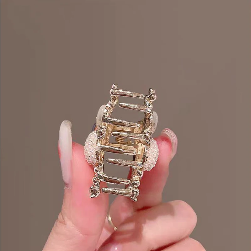 New Fashion Alloy Pearl 3cm Crab Hair Clip For Girl Women Summer Sweet Cute Side Barrettes Flower Hairpins Jewelry