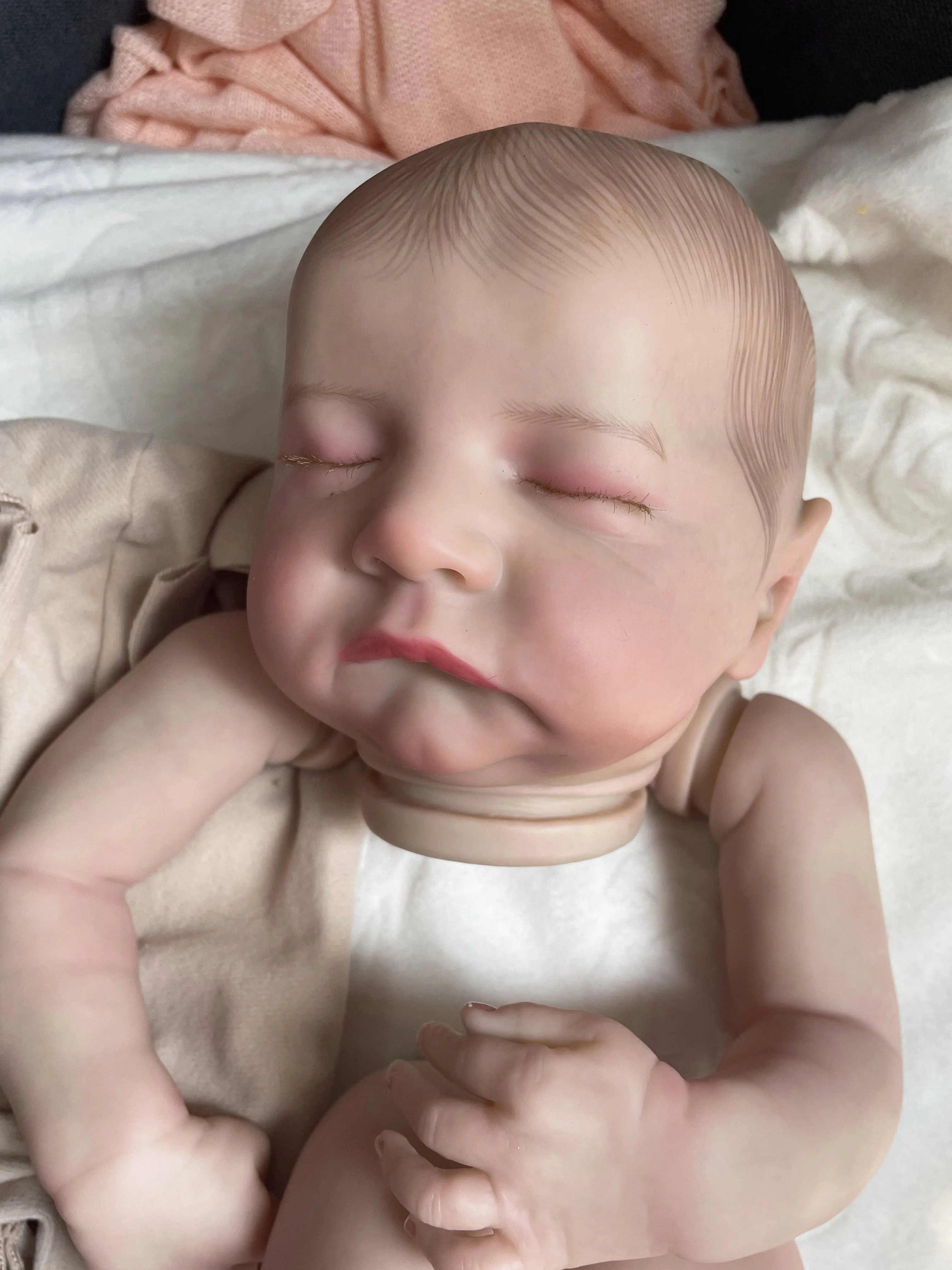 19 inch Levi Slapen Reborn Doll Kit Levensechte 3D huid Meerdere Lagen Schilderen Pop Onderdelen Met Zichtbare Aderen Hand tekenen Haar