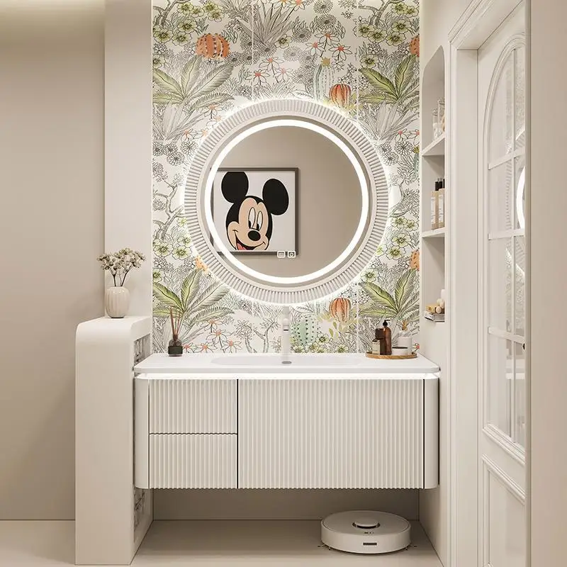 

Элитный комплект для ванной: тумба из дуба с бесшовной керамической раковиной из сланца, унитаз и тумба-раковина.