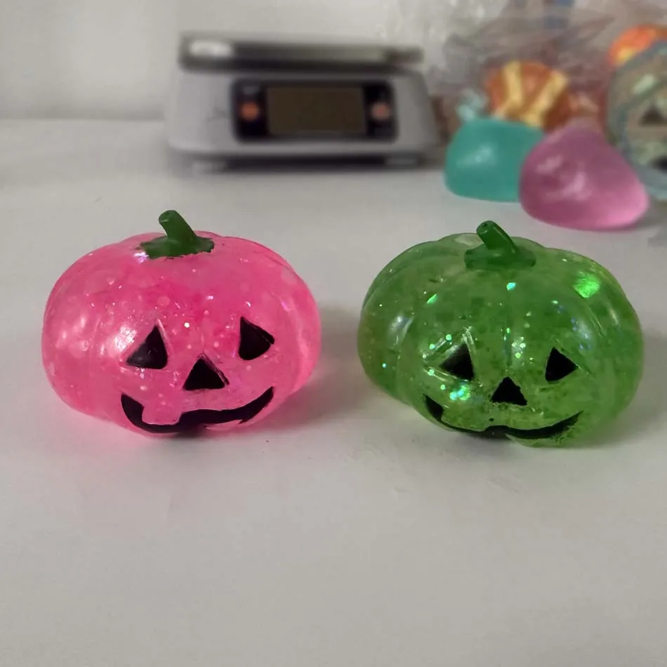 New Pretty  hot sale Sensory Squeeze Toy Halloween Pumpkin Stress Reliever Toys Stretchy Goodie Bag Stuffers Balls Party Favors