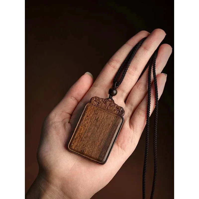 

Natural Brunei Agarwood Lucky Pendant Wooden Pendant Necklace Crafts Incense Amulet Bringing Good Luck and Wealth