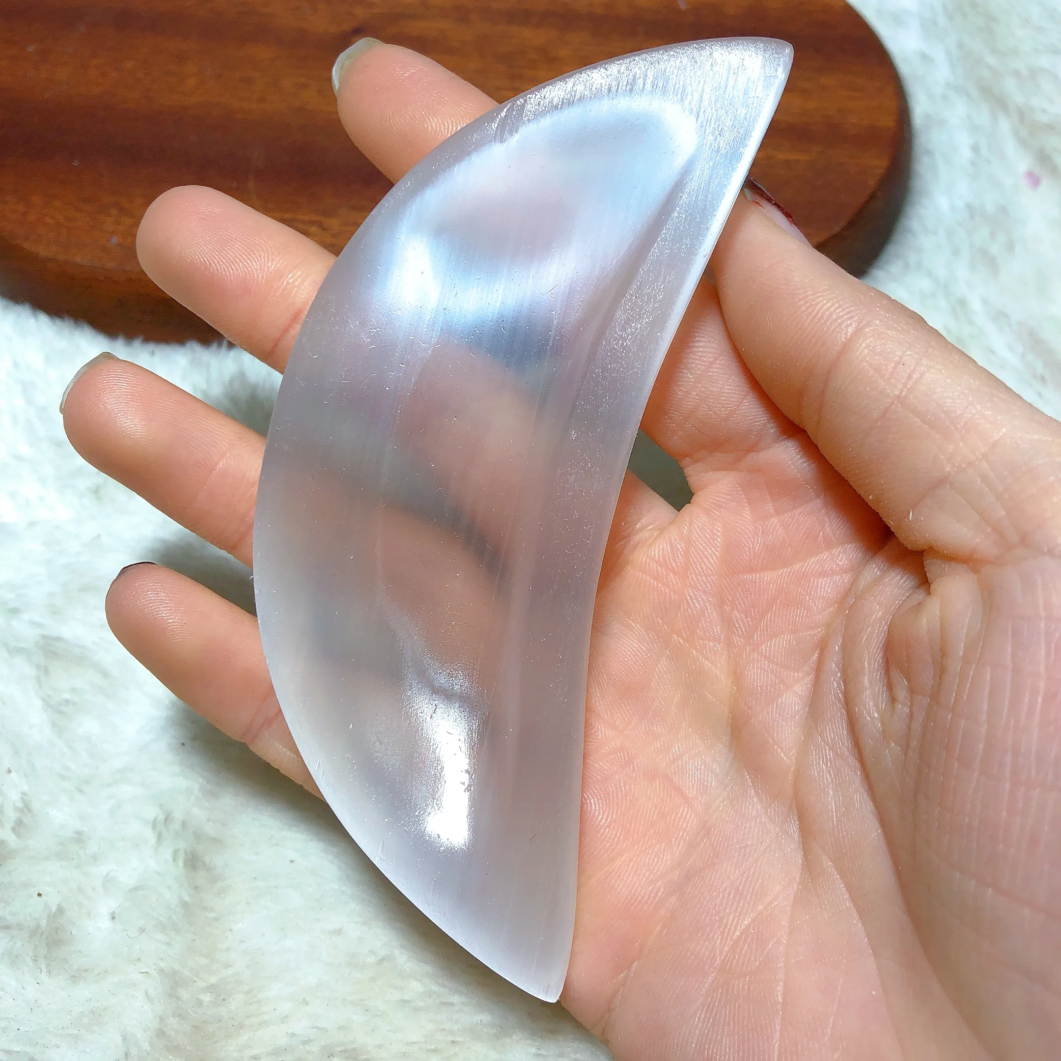 

Natural Crystals Selenite Bowl Moon Shape Carving Witch Reiki Home Decorations High Quality Mineral Energy Gift