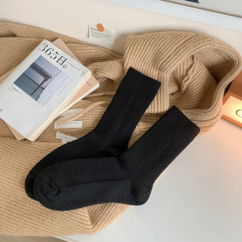 

Women's Mid-calf Socks,Thick And Warm,For Autumn And Winter,In Solid Colors