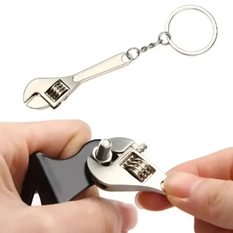 Ferramenta de simulação chaveiro metal criativo chave de fenda martelo chaveiro pequeno presente pingente