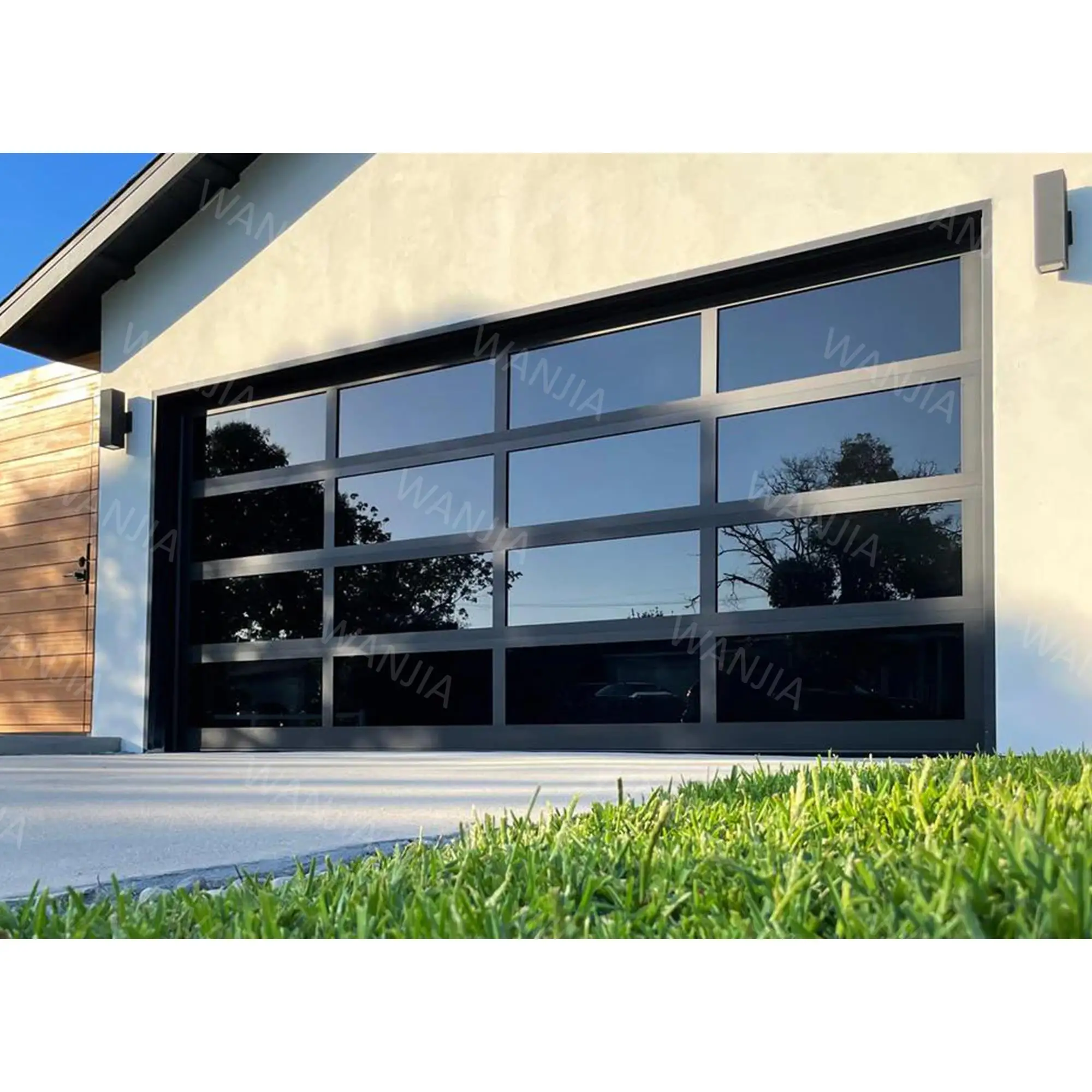 

Supplier Wholesale Garage Door Outdoor Villa Hotel Coated Glass Aluminum Garage Door