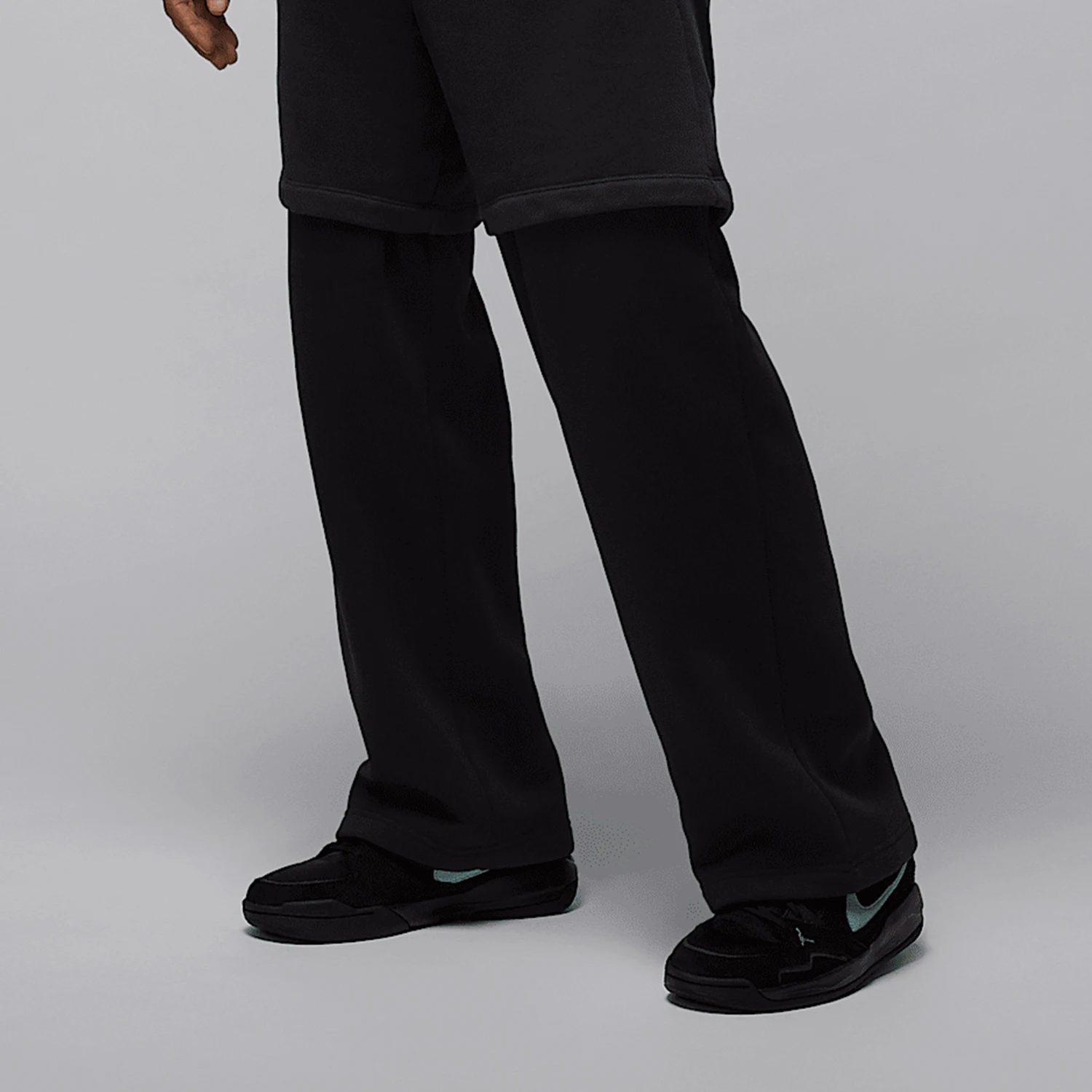 

Nike Genuine Jordan Men's Low-Top Cushioned Durable Classic Sneakers HJ6777-002