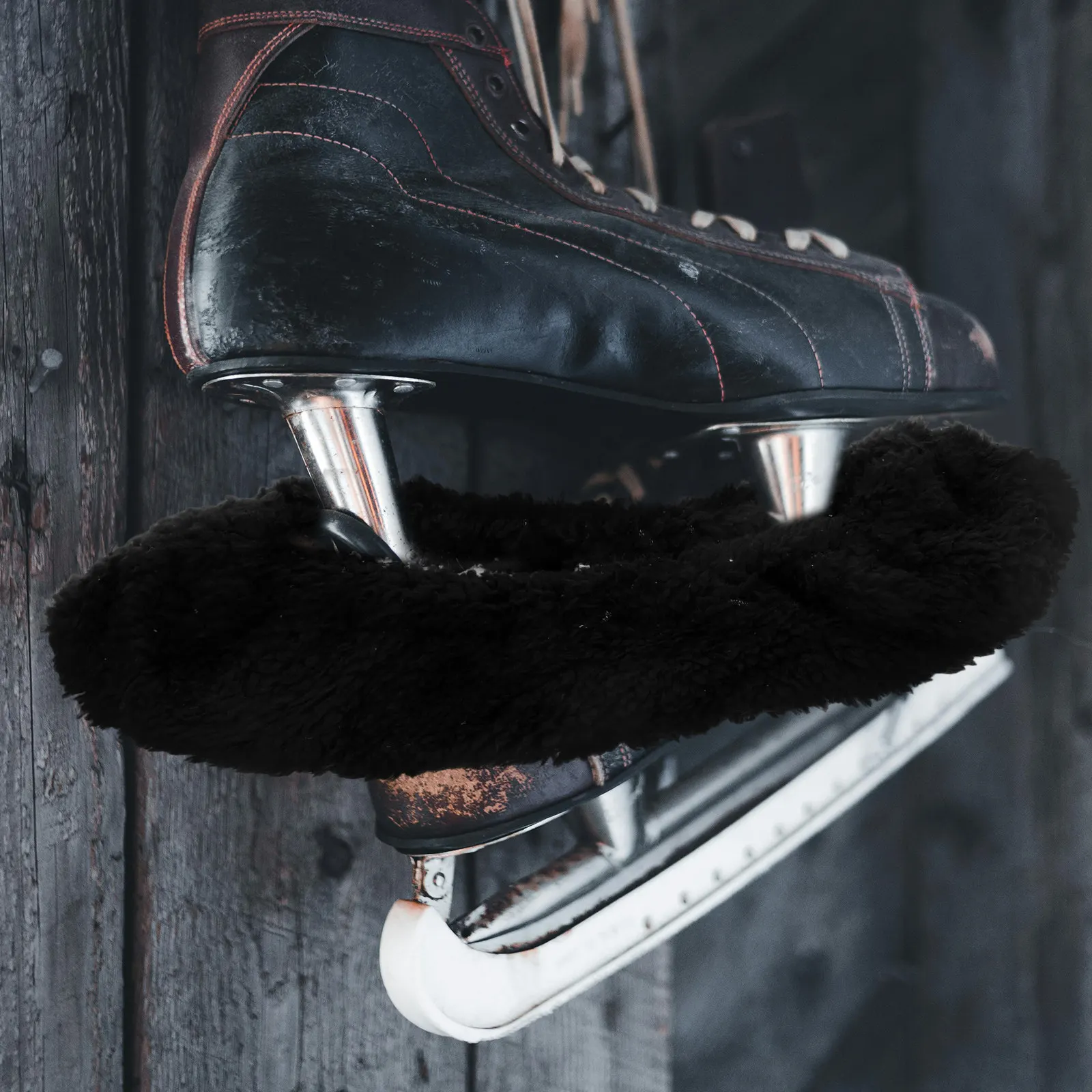 

2Pair Skate Covers Kids Elastic Water Absorption Soft Thick Skate Protector Black Size Hockey Ice Skating Accessories