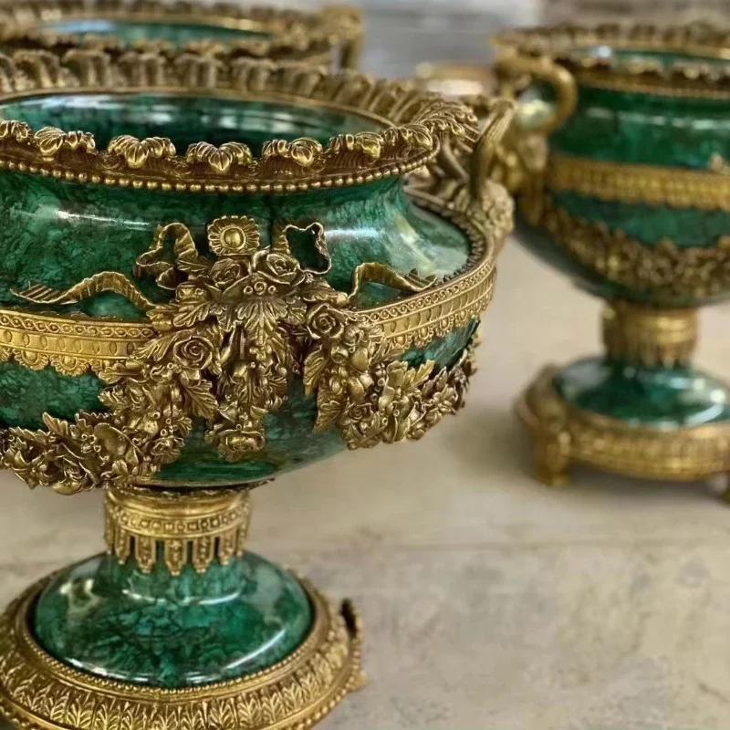 

Interior decoration Huge ceramic ginger jar with lid storage tank table, center vase Antique green bowl and vase