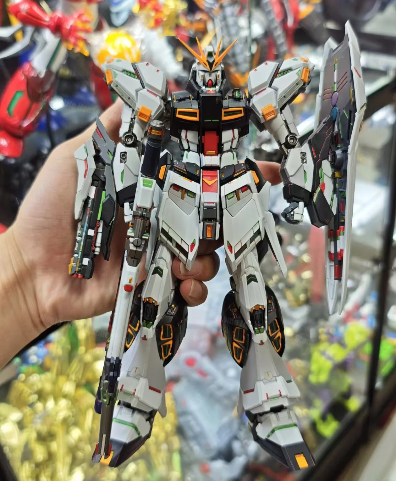 재고 있음 VT V-TIGER MG 1/100 RX-93 V 조립 모델 키트 합금 스켈레톤 키트 애니메이션 액션 피규어 로봇 플라스틱 모델 선물 장난감