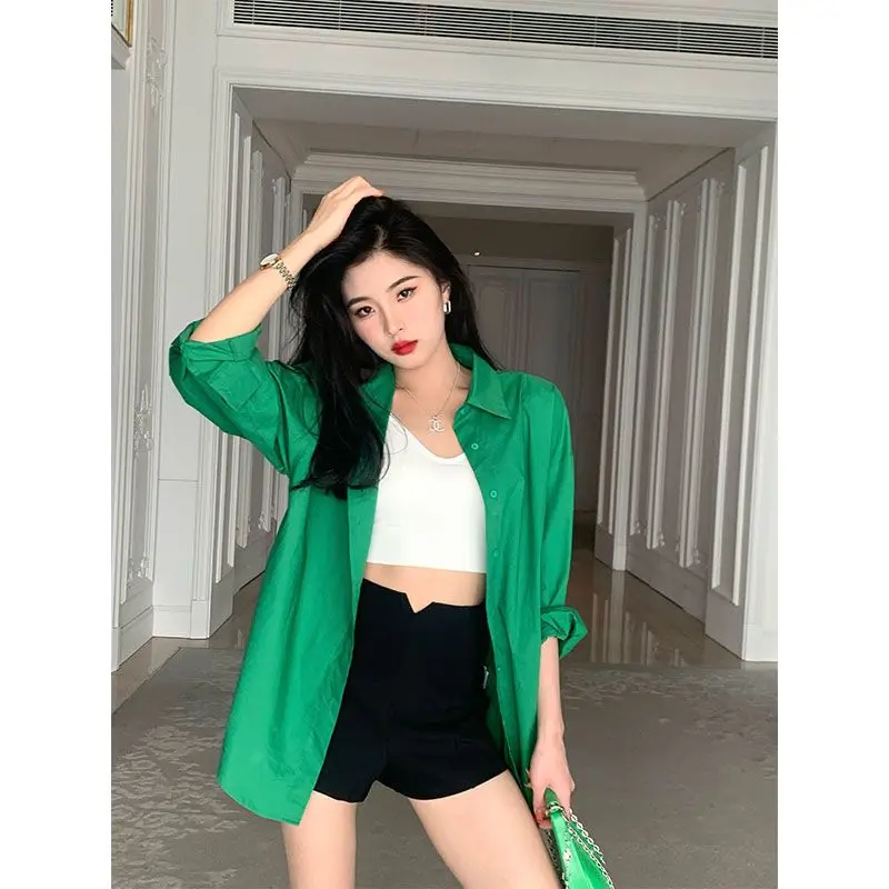 New Retro Niche Fashionable Green White Temperament Shirt Layered Underwear Top for Women