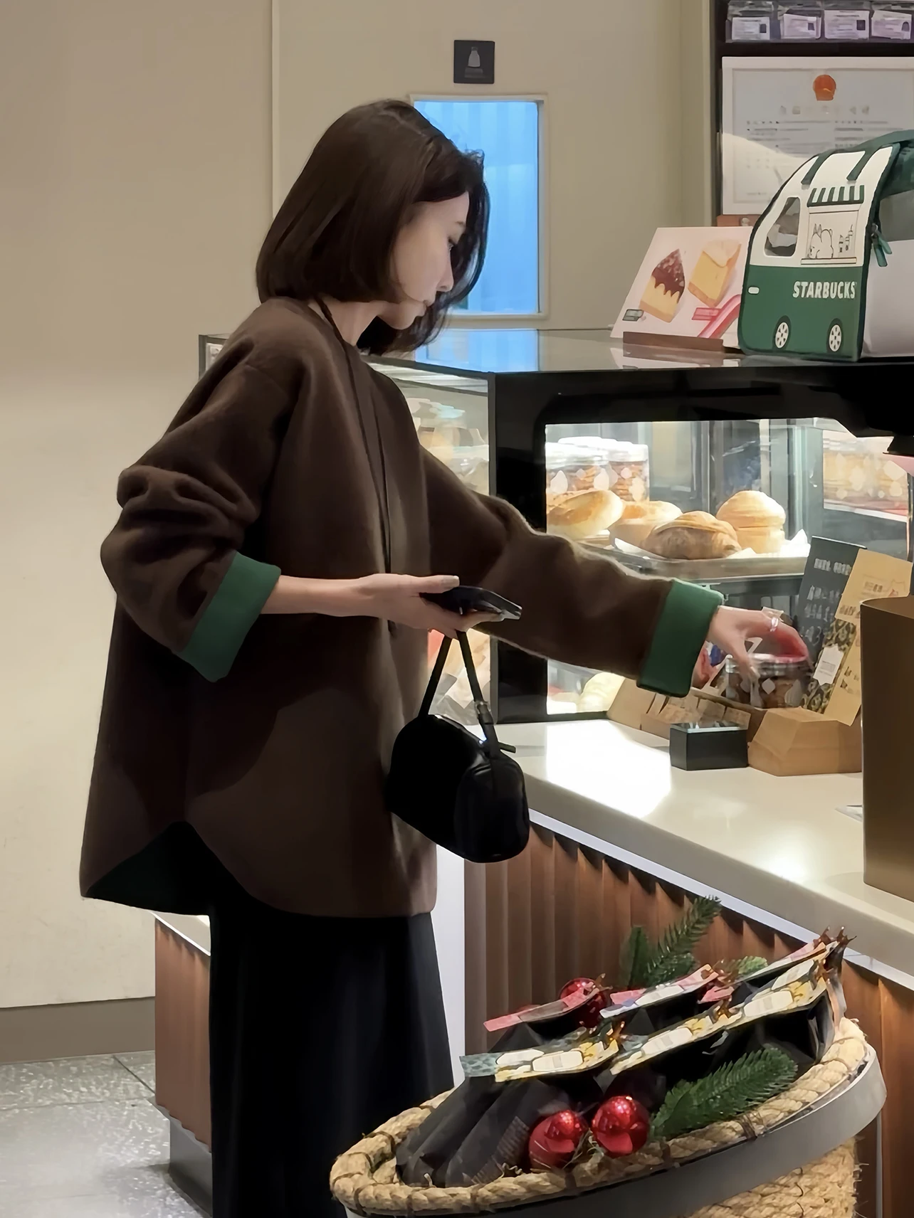 

Ретро-свитер свободного кроя из толстой вязки для осени и зимы, с отворотами на манжетах, теплый, модный женский топ