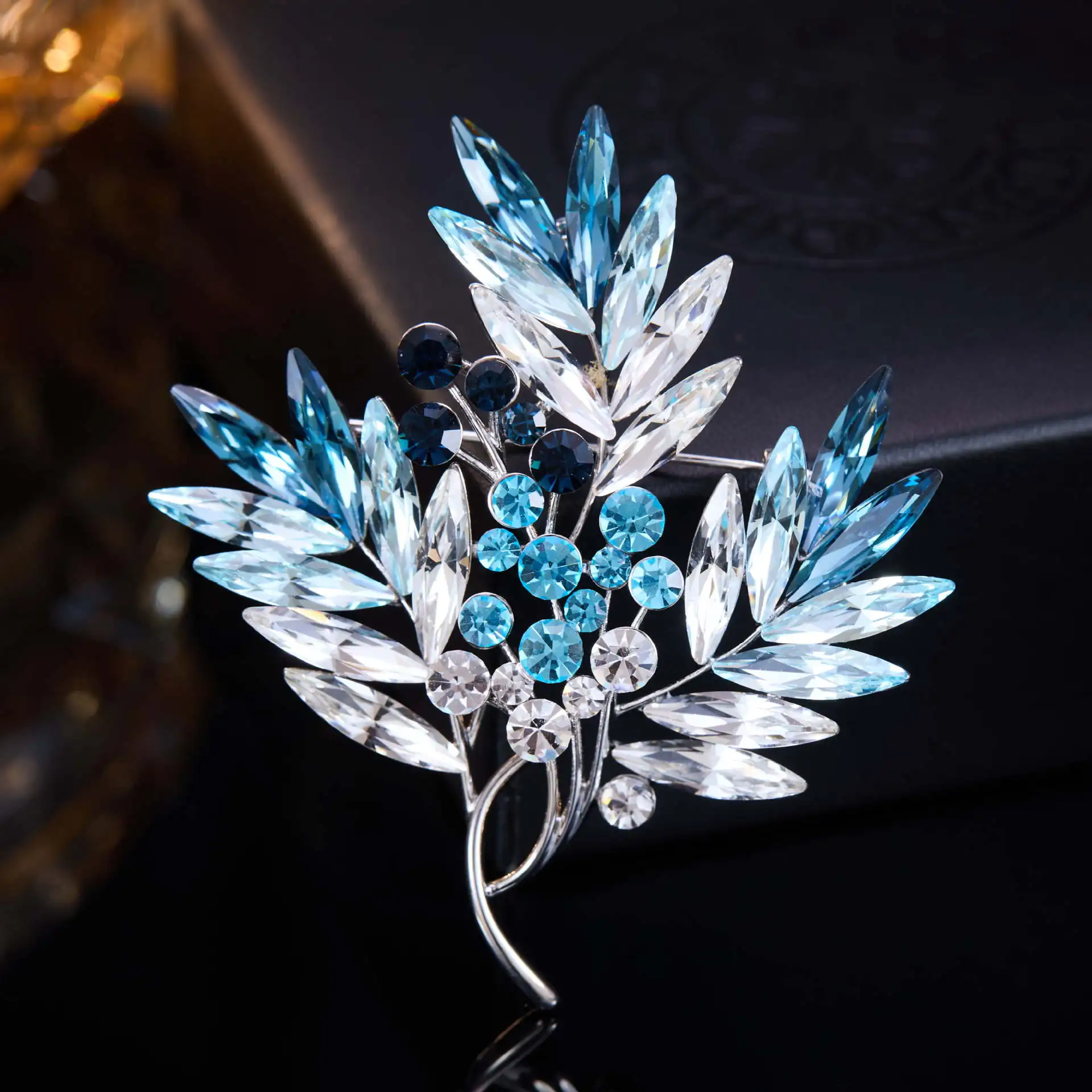 Elegant Gradient Color Rhinestone Leaf Brooch Branch Lapel Pin Women Clothing Decor Accessory For Banquet Party Formal Outfit