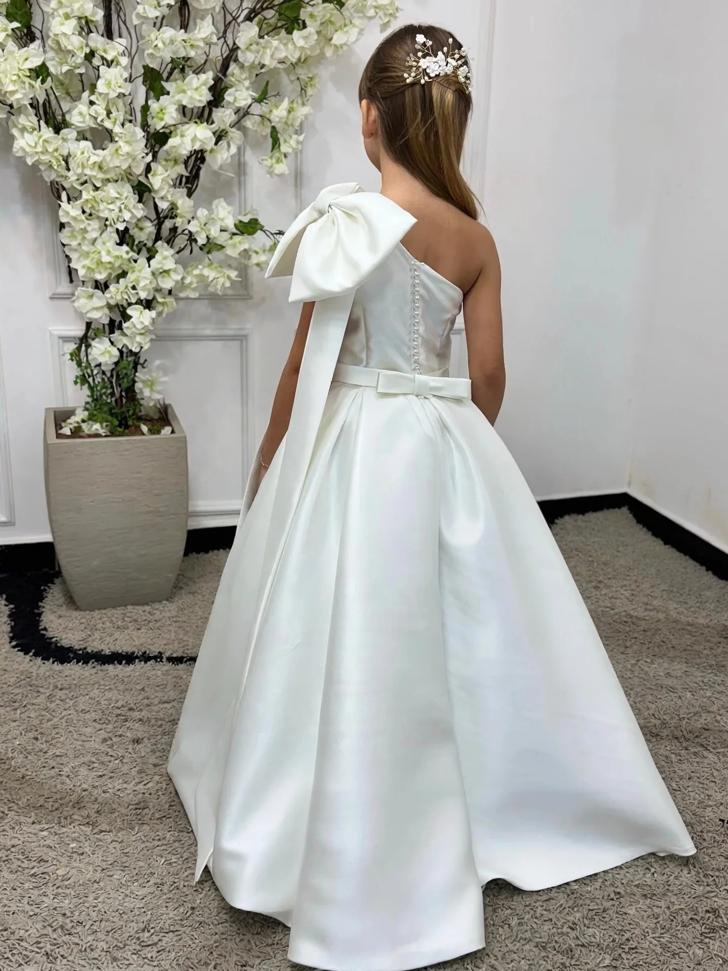 Custom light luxury dress women wedding guest gown girls wedding gown birthday party gown pageant runway one shoulder satin gown