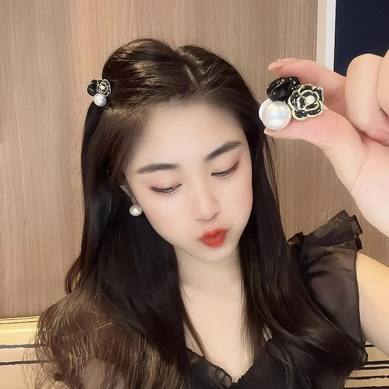 カメリアサイドプリンセスヘッド小さなグラブクリップ額前髪壊れたヘアクリップパール装飾、ミートボールヘッド小さな新しい帽子