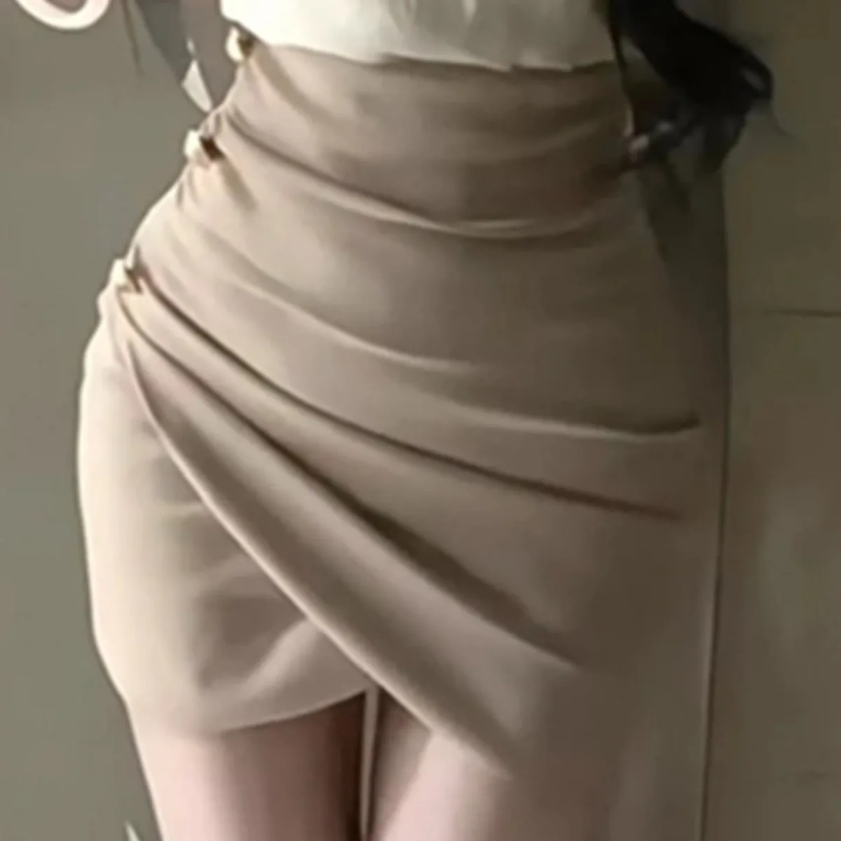 Pure Desire High-Waisted Elegant Button Skirt Short Skirt Women Pleated Irregular Tight-Fitting Bodycon A-Line Casaul Skirt WSQ5