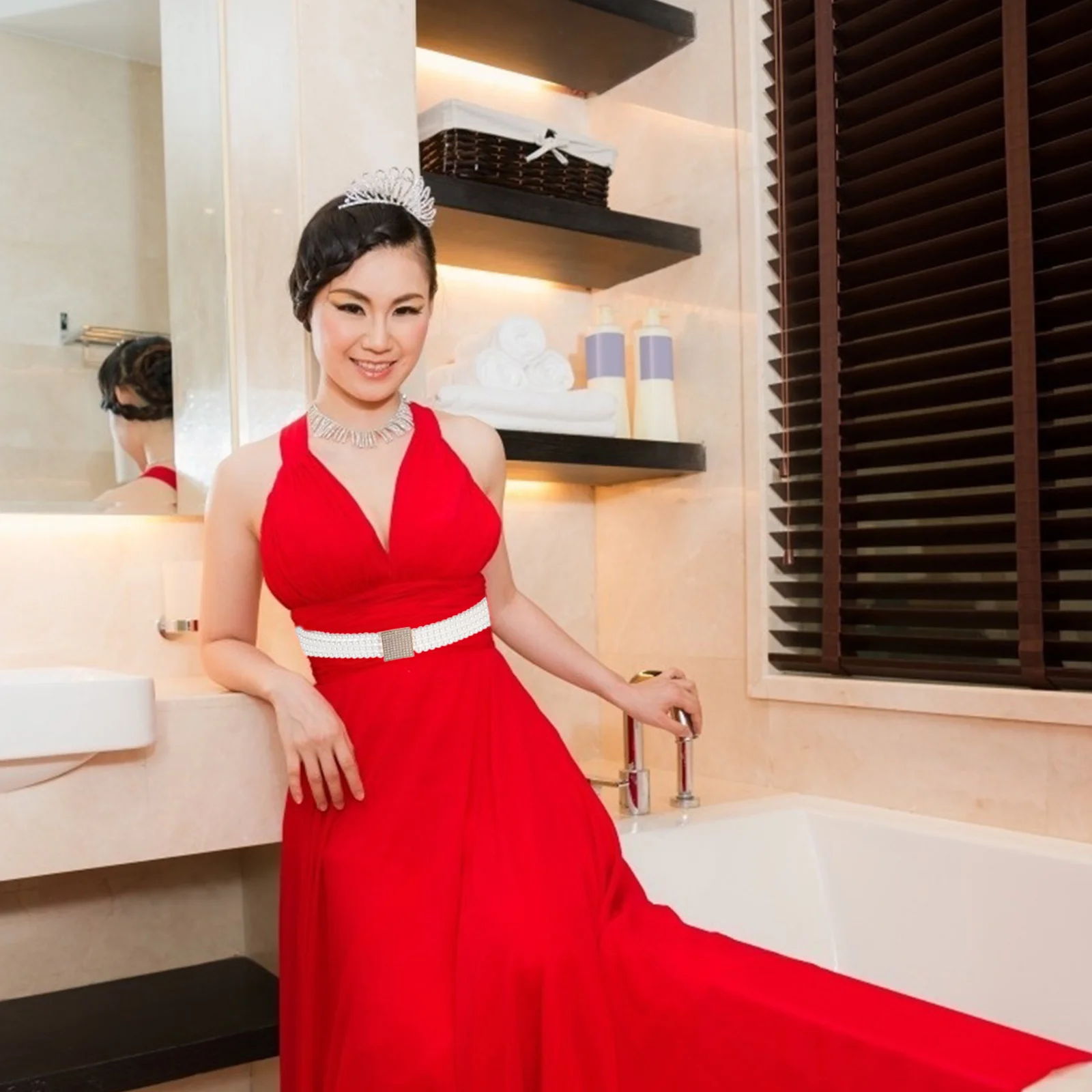 Cintura di perle Cintura da sposa bianca Cintura da sposa regolabile Accessori da donna Decorazioni da sposa Fibbia con strass Elegante design sottile e confortevole