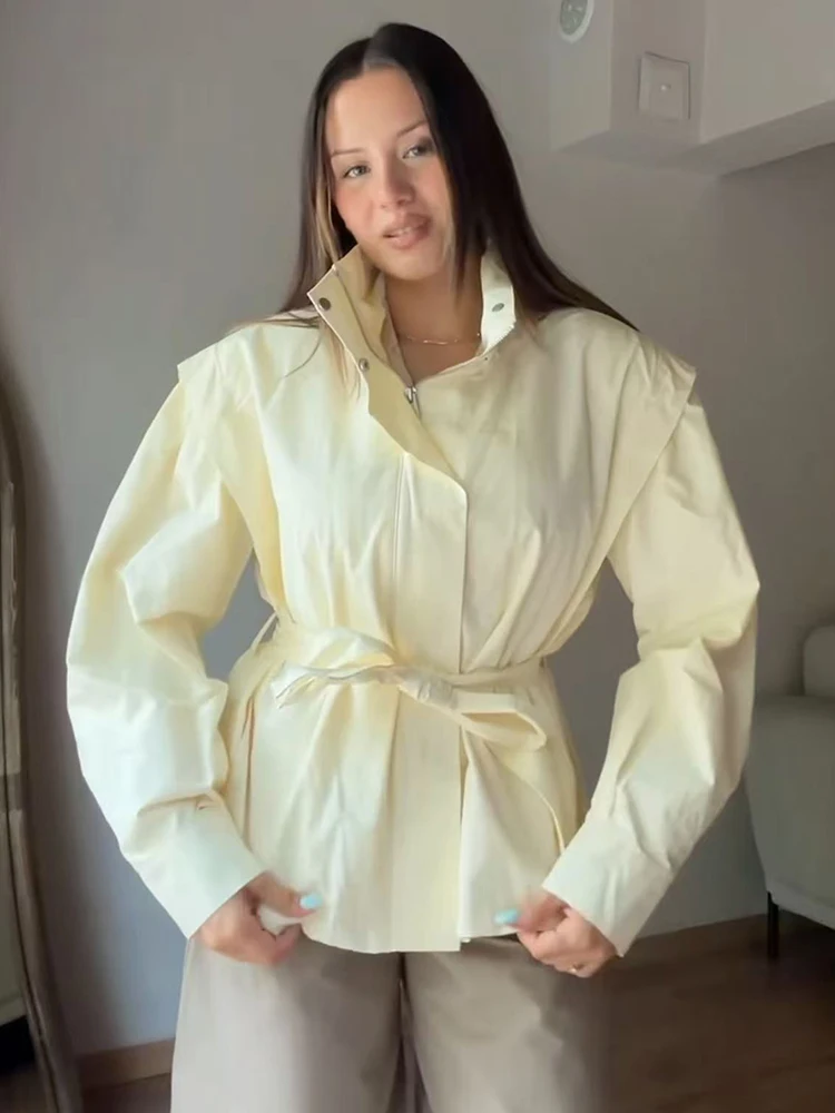 TFMLN Women Short Jacket 2026 Autumn Simple Solid Stand Neck Loose Belted Outerwear New Female Street Casual Trench Coat