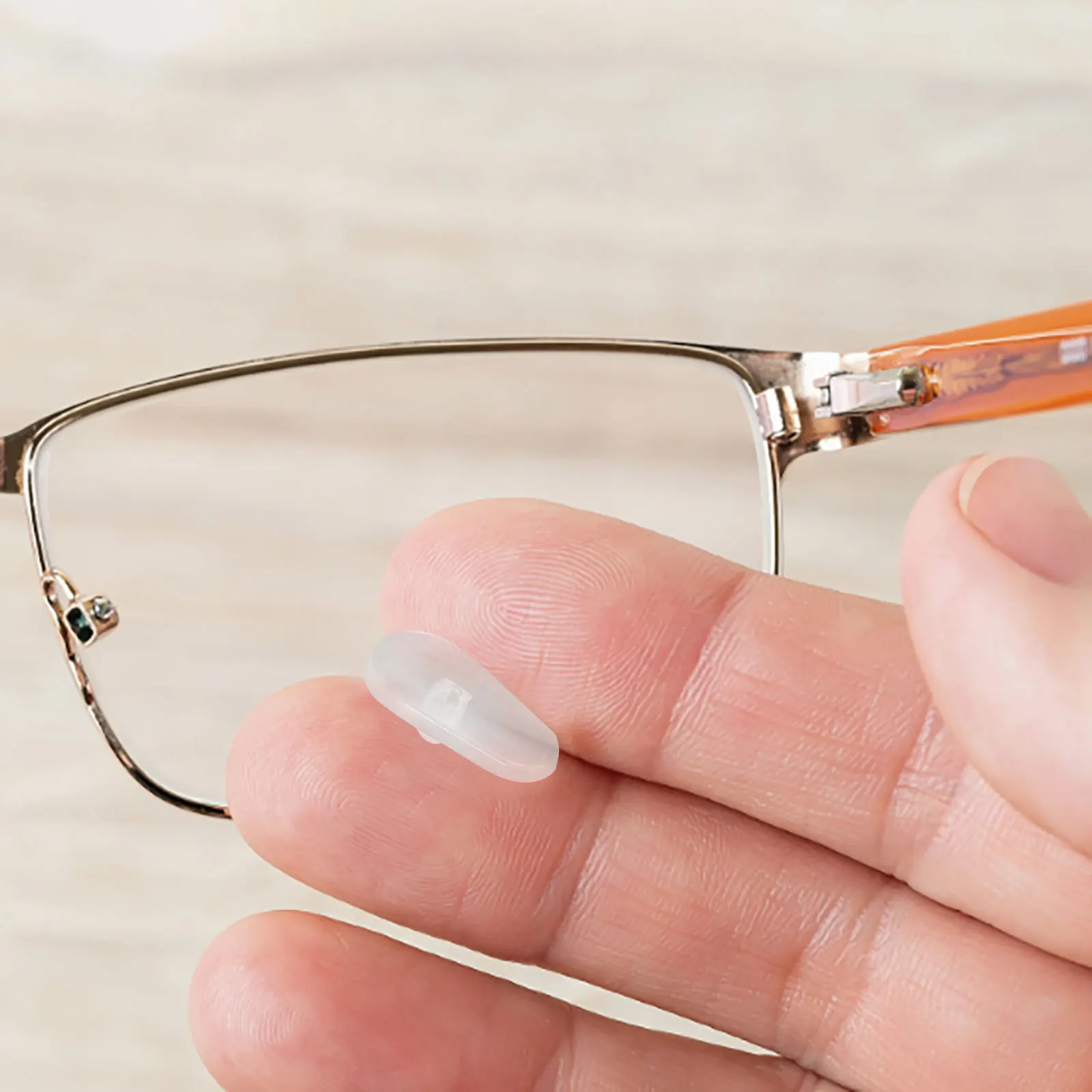 

1Set Eyeglasses Repair Kit Nose Support Pads Screws Anti Slip Glasses Repair Tool Screws for Glasses