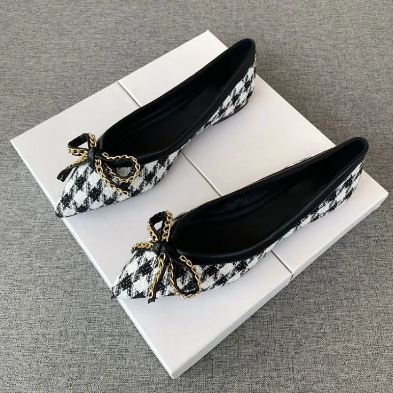 

2026 New Thousand-bird Lattice Bow Elegant Women's Flat Shoes Comfortable Everything Office Commuter Mother Pointy Women's Shoes
