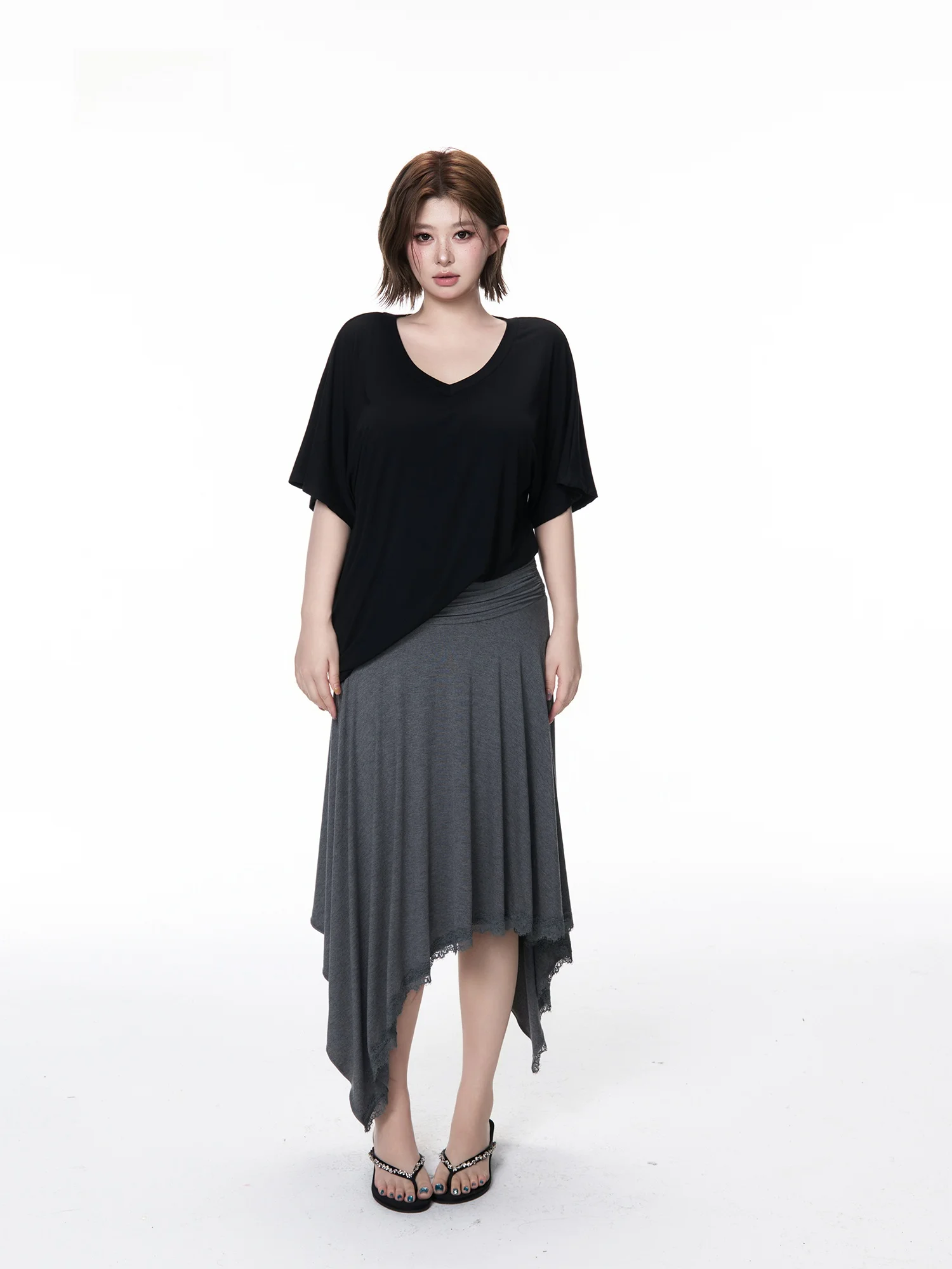 

Серая юбка миди с асимметричным подолом и кружевной отделкой для женщин больших размеров, в стиле Zhou Bai Zi Lazy, со средней талией, из других тканей, другие материалы.