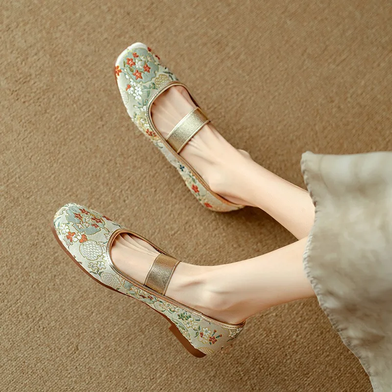 

Luxury Chinese Style Embroidered Low Heels Shoes Silk Satin Square Head Slip-On Flat Mary Janes Shoes Ballet Zapatos Mujer 35 40