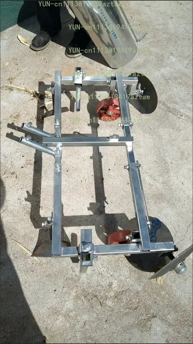 Hand-Pulled Mulching Machine with Micro-Plowing and Soil Covering Time-Saving Labor-Saving Soil Covering and Mulching Machine