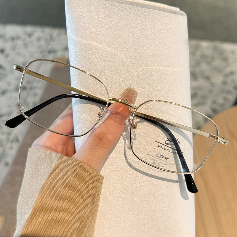 New Gold Wire Square-framed Glasses Can Be Matched With Myopia Trends And Versatility Without Picking On The Face MH9073