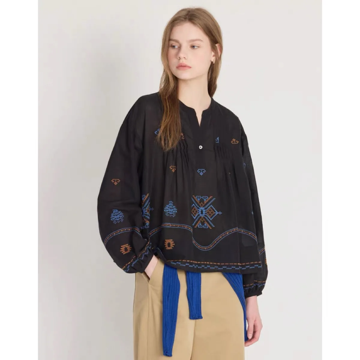 

Elegant Lemon Cheese VB26 Summer Casual Shirt Collar Half Openwork Accordion Pleat Heavy Embroidery Fine Small Top