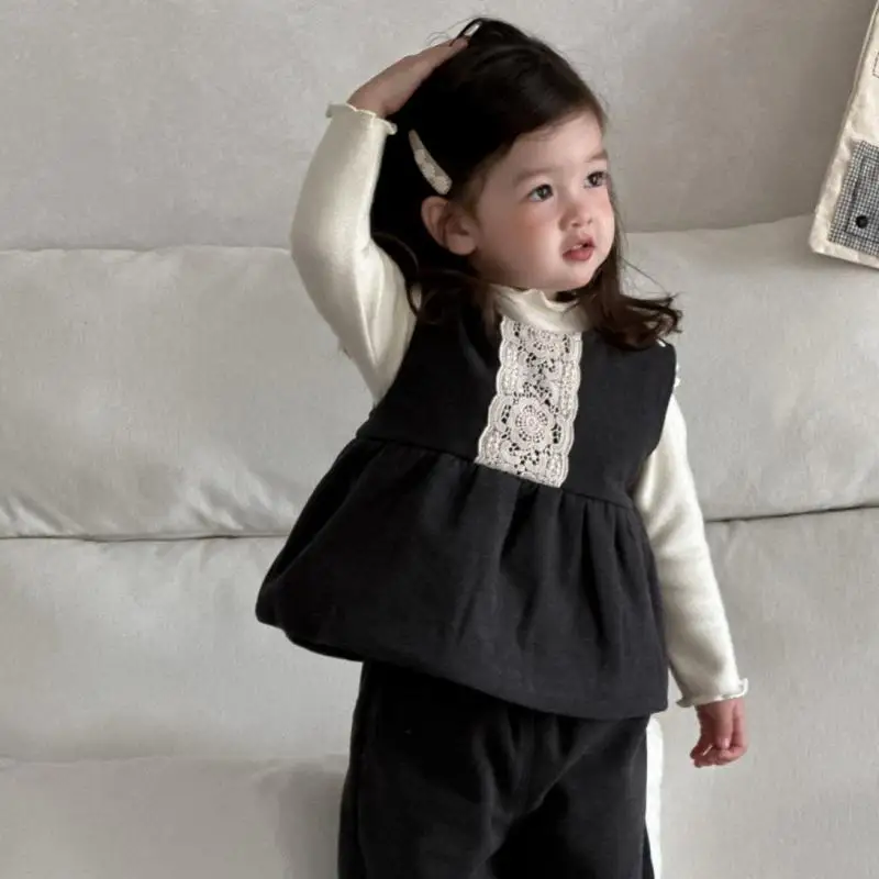 Girls Cute Thick Vest + Lace Trousers 2pcs Suit Infant Plus Velvet Warm Outfits 2025 Winter New Baby Sleeveless Clothes Set