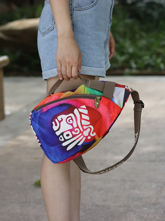Waterproof Commuter Chest Bag - Yangqin - usage example